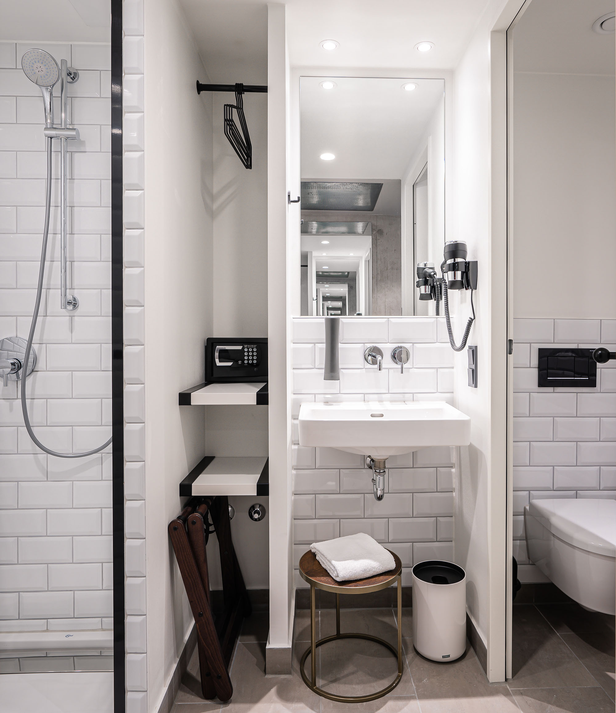 gambino hotel WERKSVIERTEL bathroom